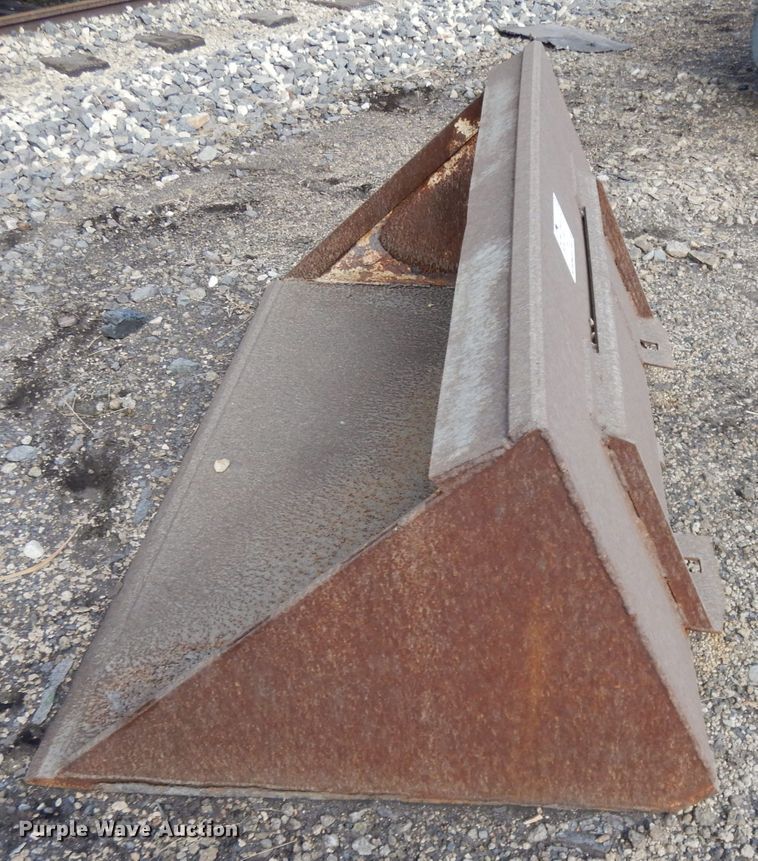 image for item DL2568 70"W skid steer bucket