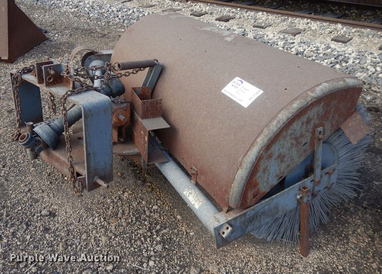 image for item DL2569 Sweepster RHFAC6 broom