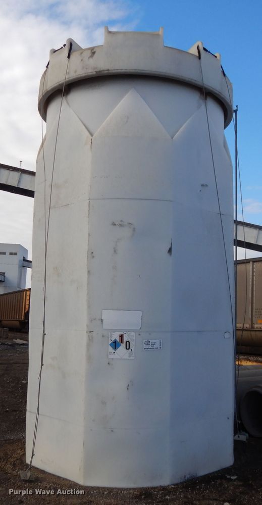 image for item DL2571 Poly tank