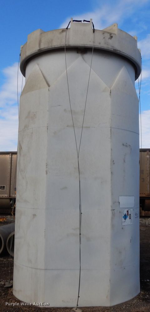 image for item DL2571 Poly tank