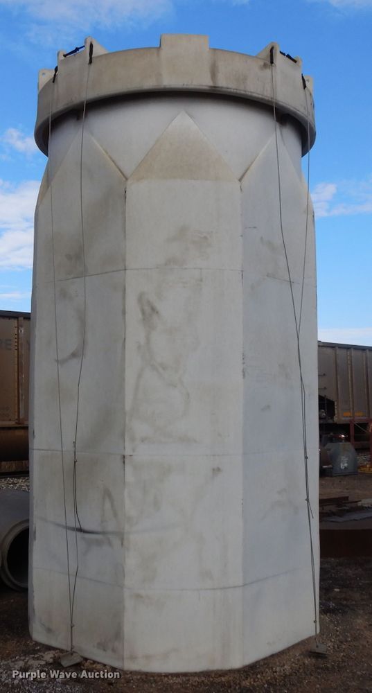 image for item DL2571 Poly tank