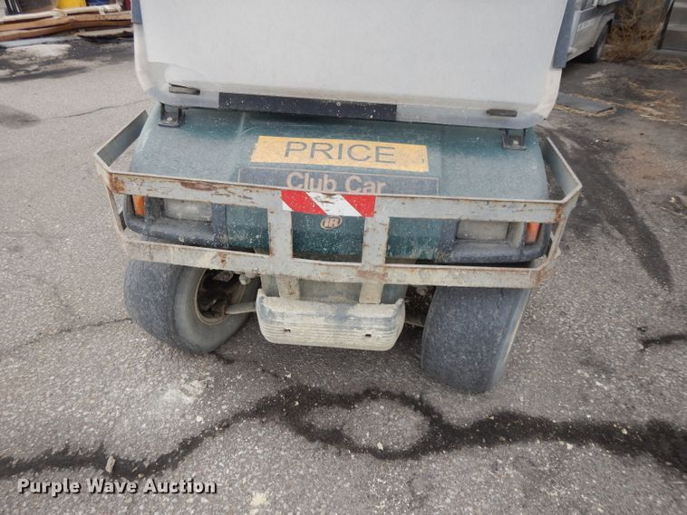 image for item DL2575 (2) golf carts