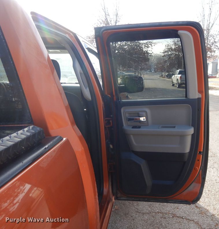 image for item DL2579 2010 Dodge Ram 1500  Crew Cab pickup truck