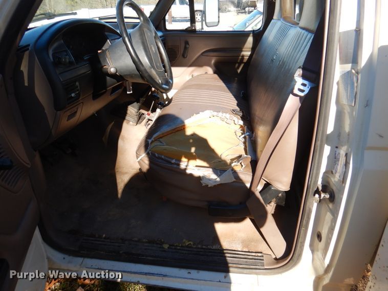 image for item DY9646 1995 Ford F450 Super Duty  bucket truck