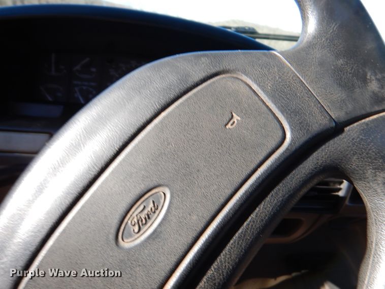 image for item DY9646 1995 Ford F450 Super Duty  bucket truck