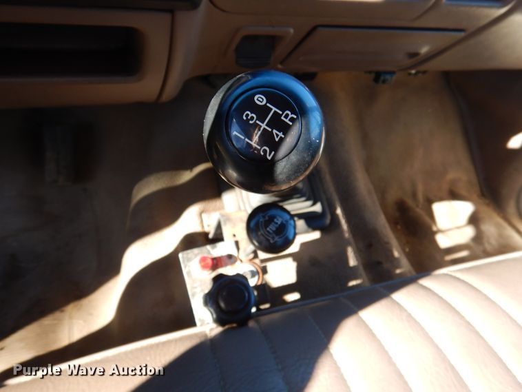 image for item DY9646 1995 Ford F450 Super Duty  bucket truck