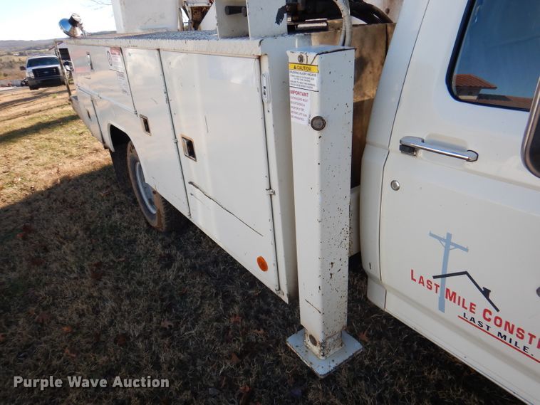 image for item DY9646 1995 Ford F450 Super Duty  bucket truck