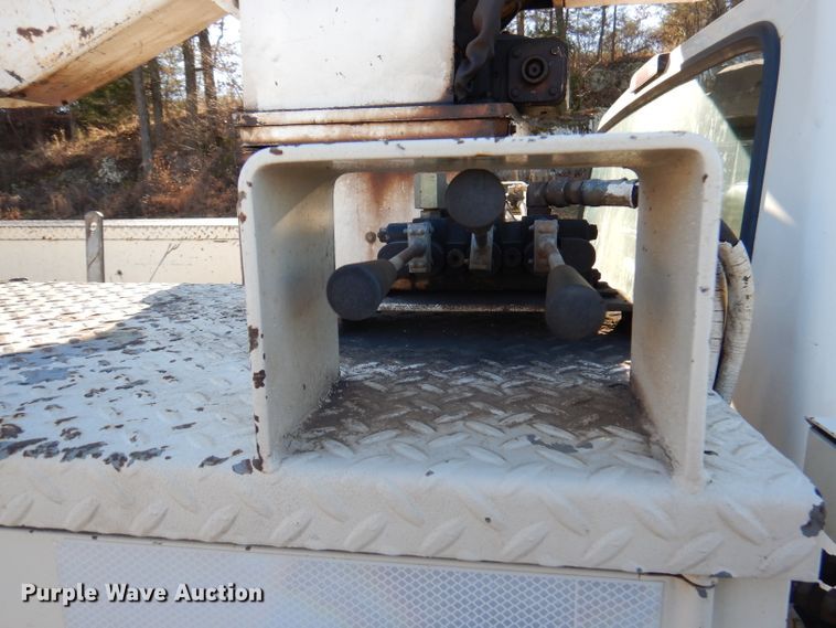 image for item DY9646 1995 Ford F450 Super Duty  bucket truck