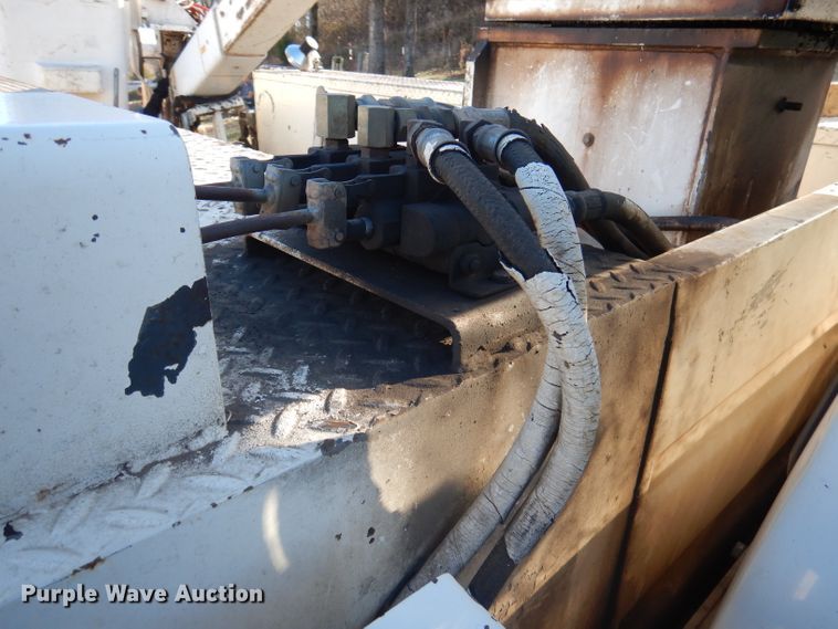 image for item DY9646 1995 Ford F450 Super Duty  bucket truck