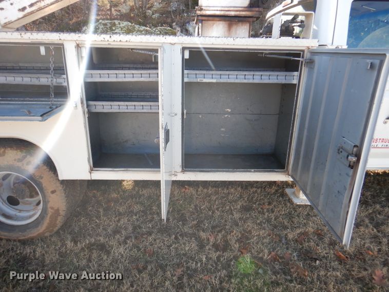 image for item DY9646 1995 Ford F450 Super Duty  bucket truck