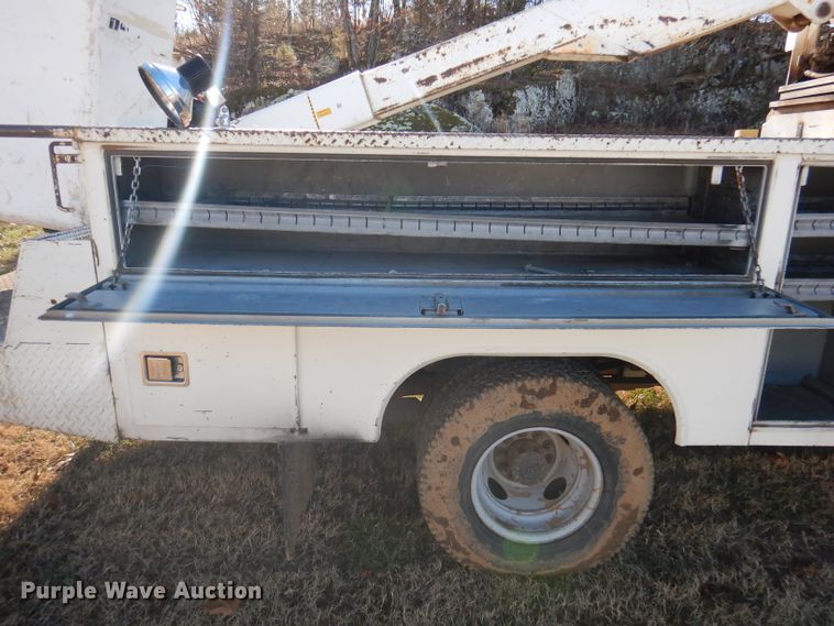 image for item DY9646 1995 Ford F450 Super Duty  bucket truck
