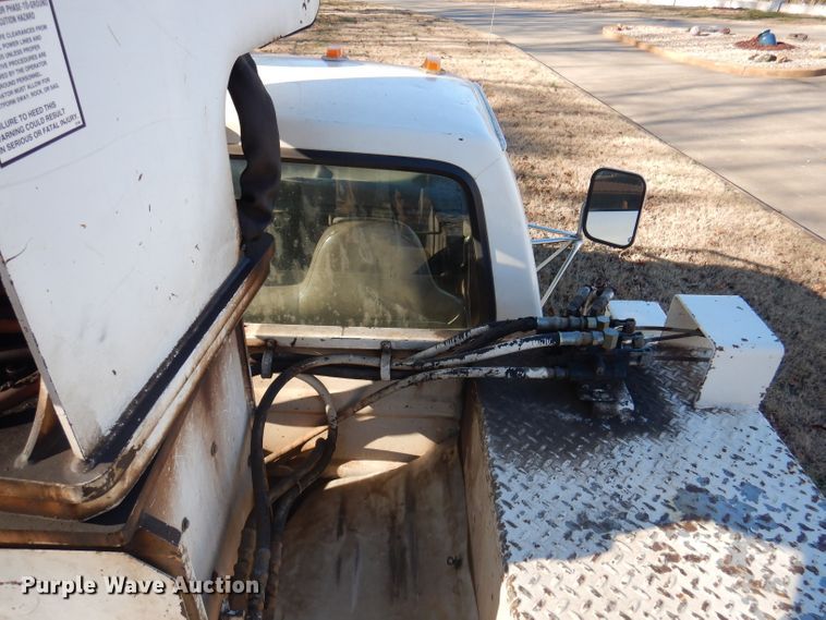 image for item DY9646 1995 Ford F450 Super Duty  bucket truck