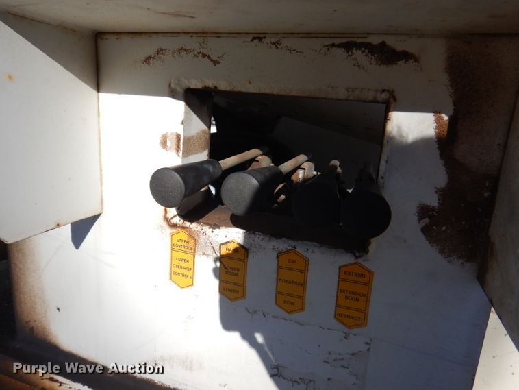 image for item DY9646 1995 Ford F450 Super Duty  bucket truck