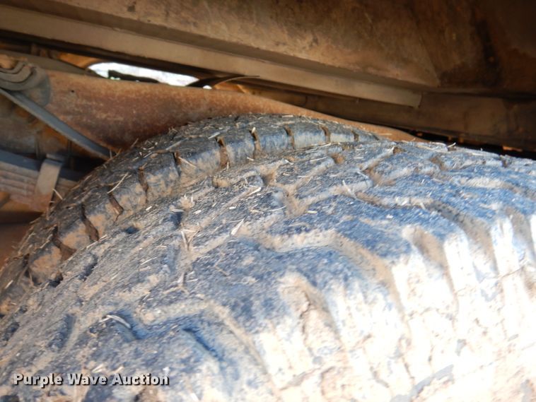 image for item DY9646 1995 Ford F450 Super Duty  bucket truck