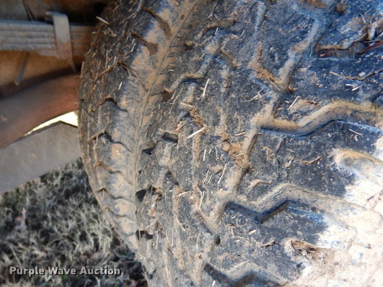 image for item DY9646 1995 Ford F450 Super Duty  bucket truck