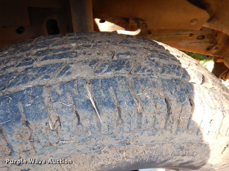 image for item DY9646 1995 Ford F450 Super Duty  bucket truck