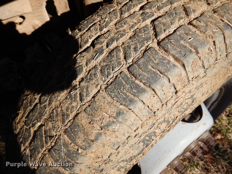 image for item DY9646 1995 Ford F450 Super Duty  bucket truck