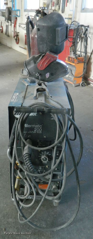 image for item GE9923 Miller Millermatic 200 wire welder