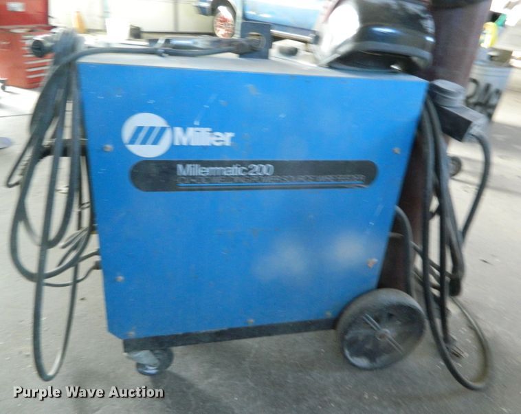 image for item GE9923 Miller Millermatic 200 wire welder