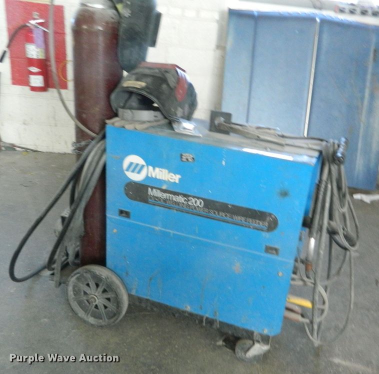 image for item GE9923 Miller Millermatic 200 wire welder
