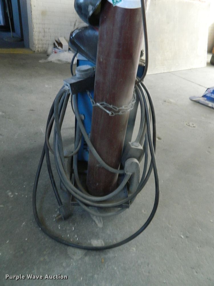 image for item GE9923 Miller Millermatic 200 wire welder