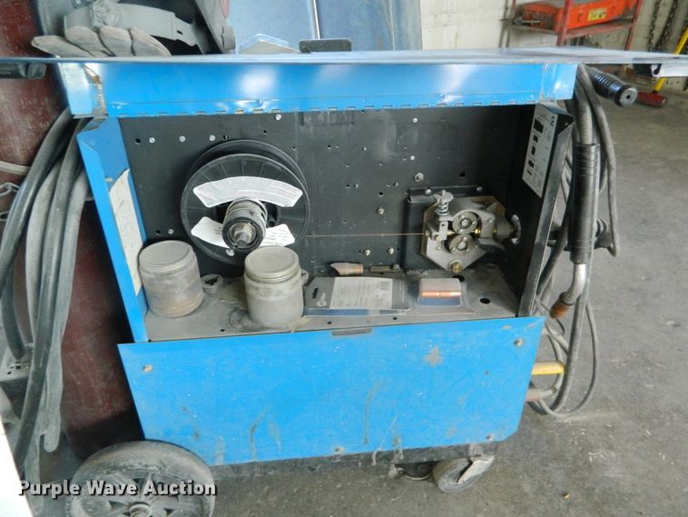 image for item GE9923 Miller Millermatic 200 wire welder
