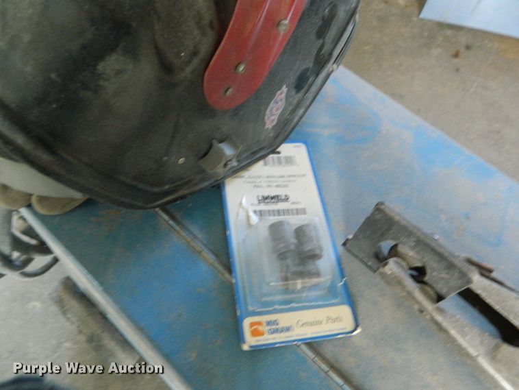 image for item GE9923 Miller Millermatic 200 wire welder