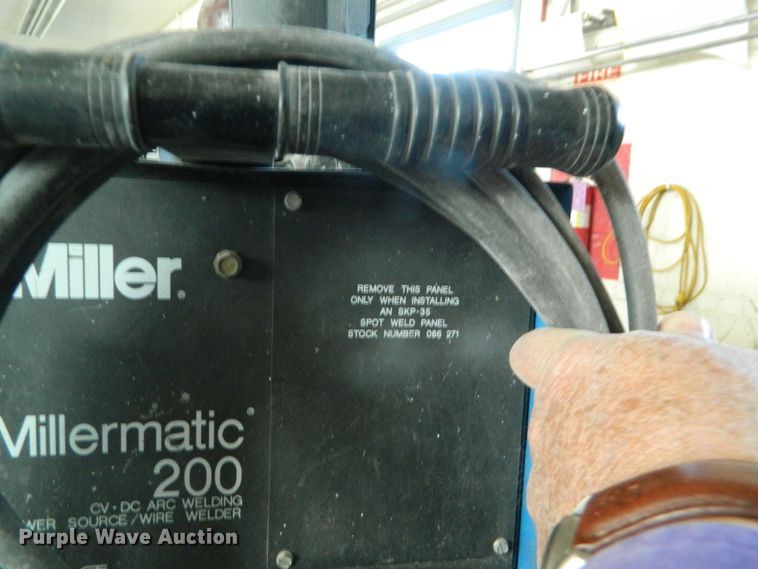 image for item GE9923 Miller Millermatic 200 wire welder