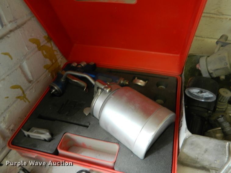 image for item GE9930 Automotive paints and supplies