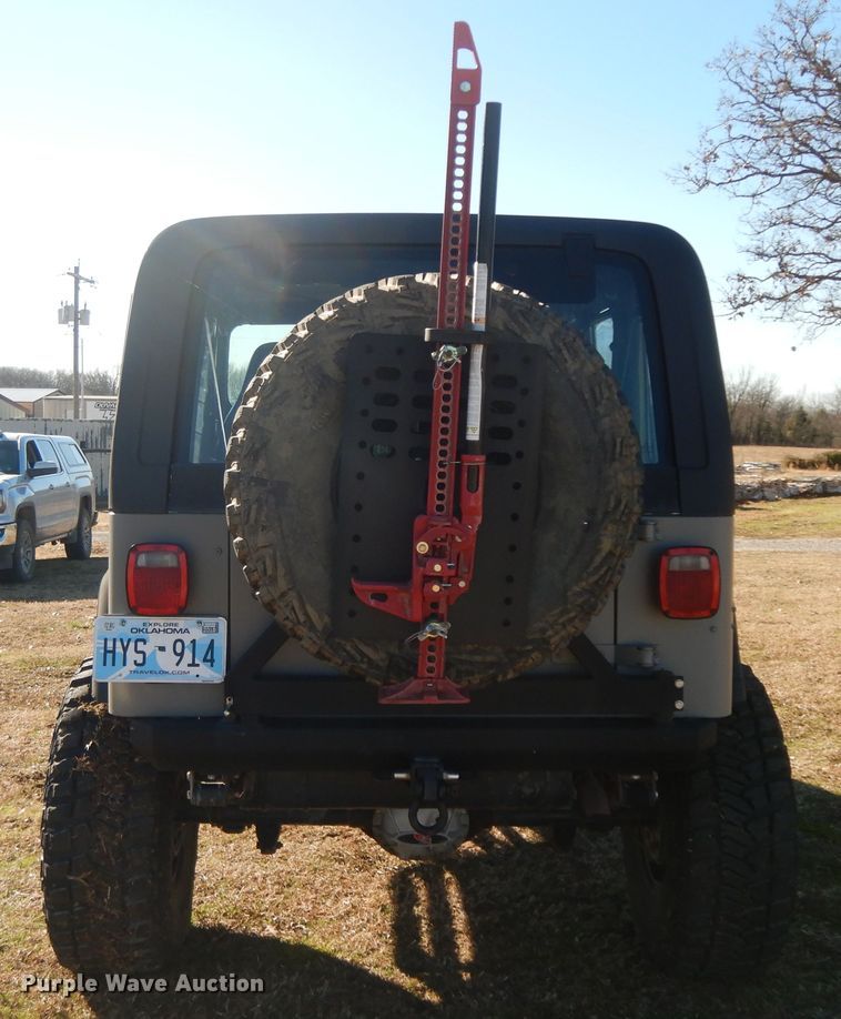 image for item GK9670 1995 Jeep Wrangler Rubicon  SUV