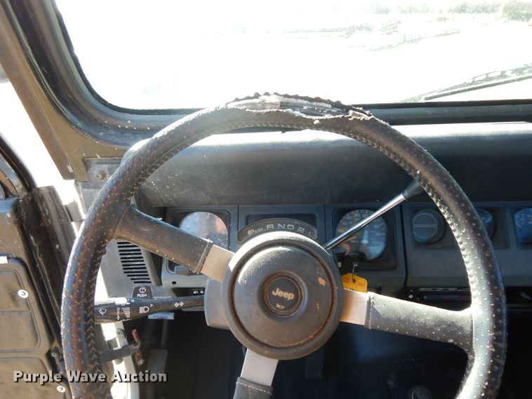 image for item GK9670 1995 Jeep Wrangler Rubicon  SUV