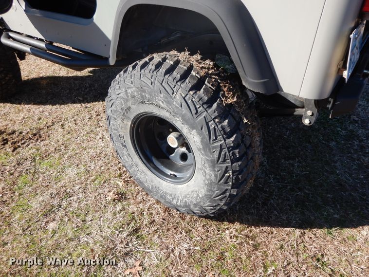 image for item GK9670 1995 Jeep Wrangler Rubicon  SUV