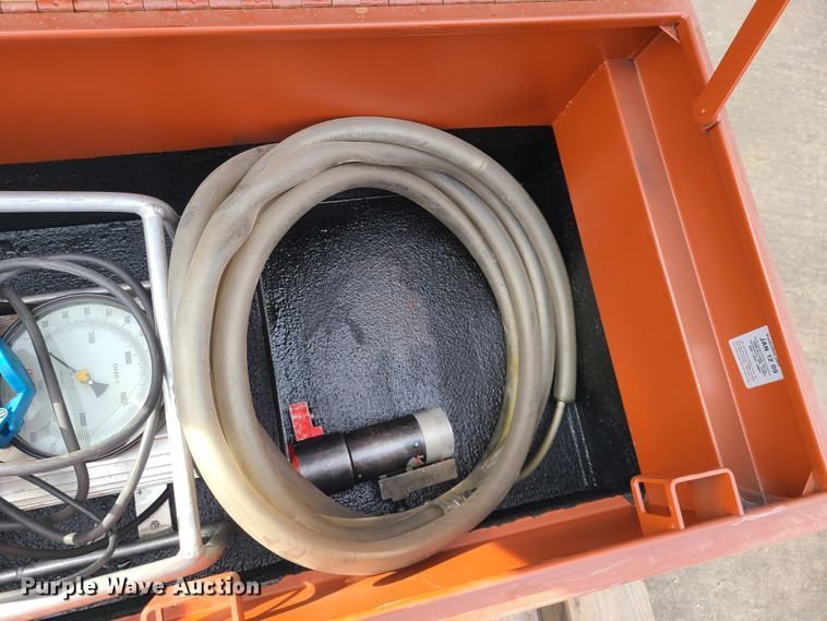 image for item GY9671 ITH  hydraulic bolt tensioner