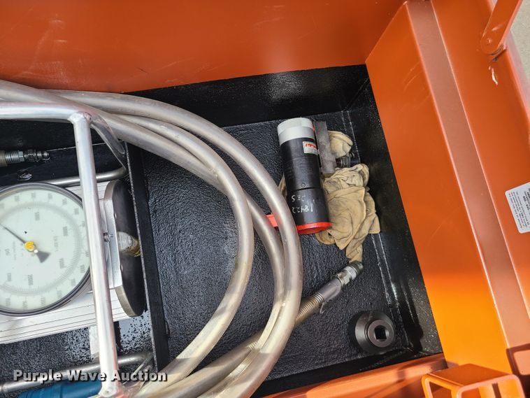 image for item GY9672 ITH  hydraulic bolt tensioner