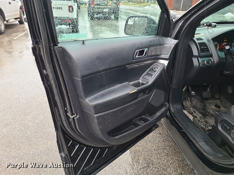 image for item GY9695 2016 Ford Explorer Police Interceptor  SUV