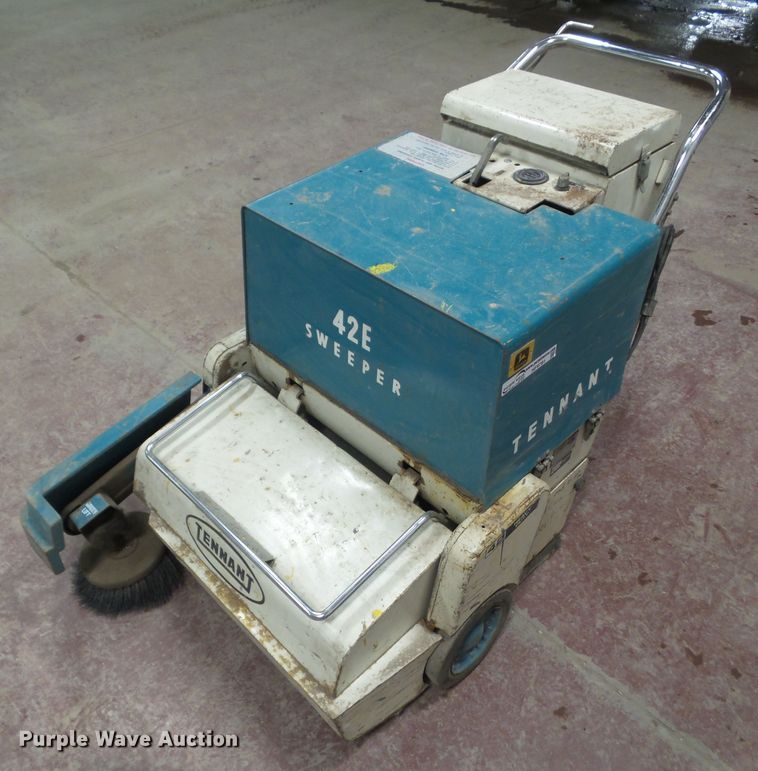 image for item HF9781 Tennant 42E sweeper