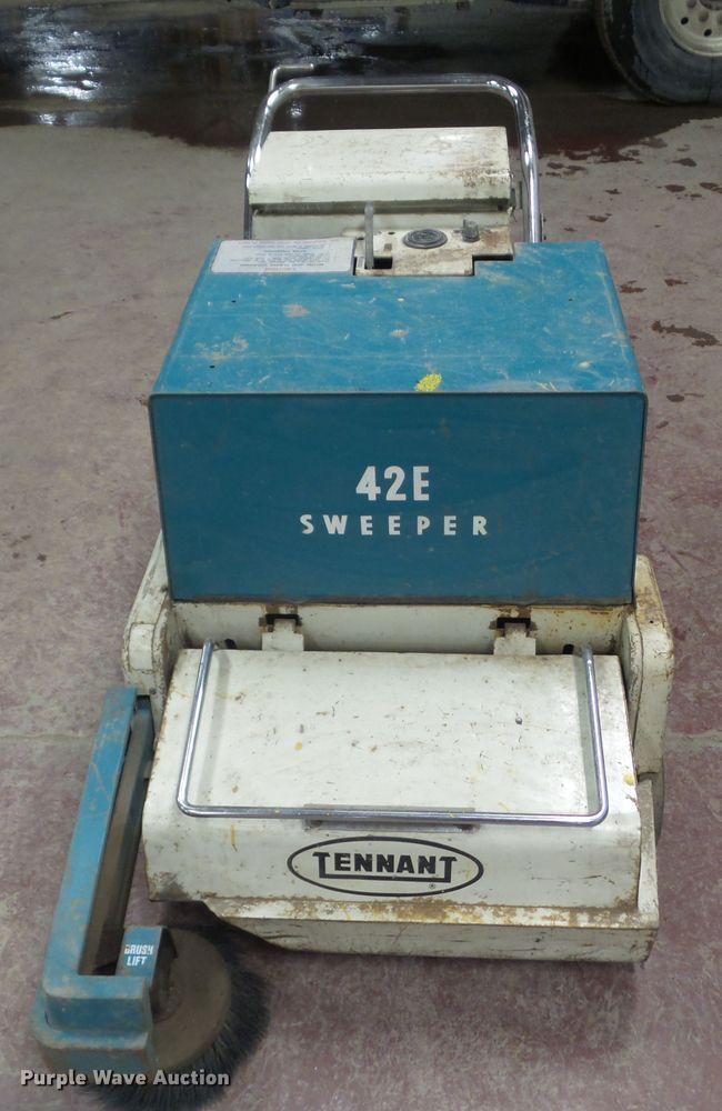 image for item HF9781 Tennant 42E sweeper