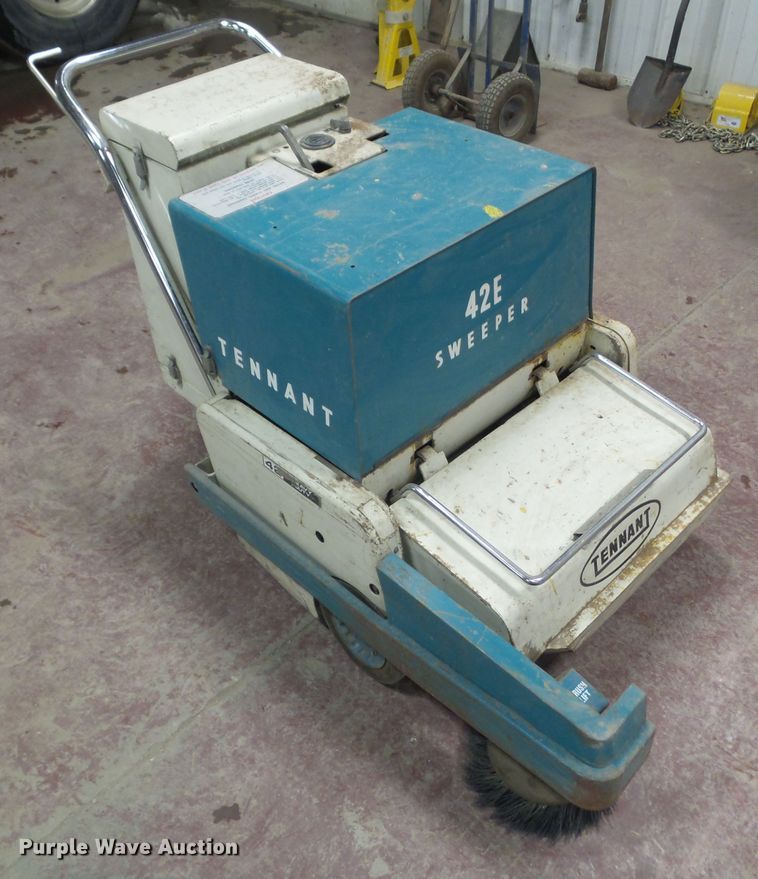 image for item HF9781 Tennant 42E sweeper
