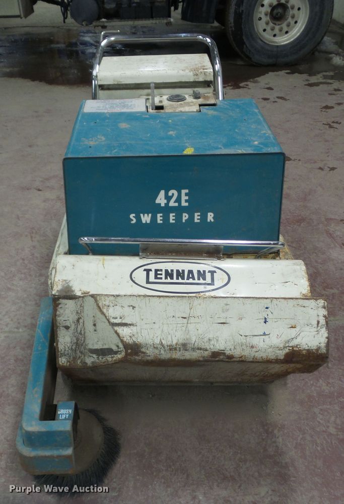 image for item HF9781 Tennant 42E sweeper