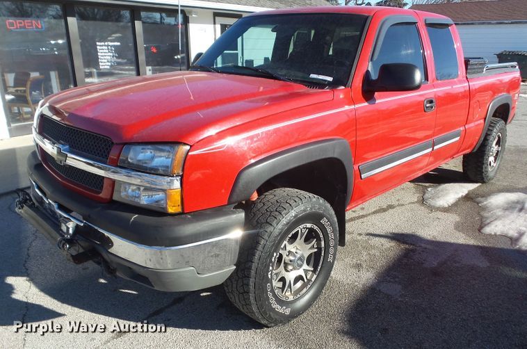 image for item HF9784 2005 Chevrolet Silverado 1500 Ext. Cab pickup truck