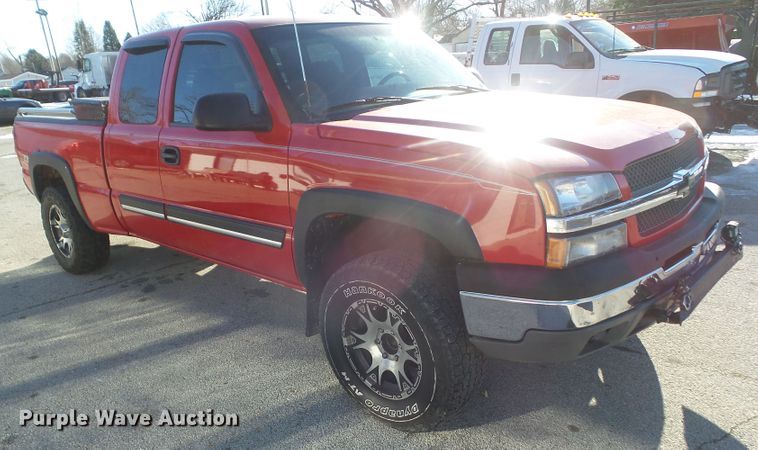 image for item HF9784 2005 Chevrolet Silverado 1500 Ext. Cab pickup truck