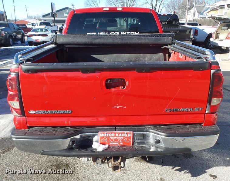 image for item HF9784 2005 Chevrolet Silverado 1500 Ext. Cab pickup truck