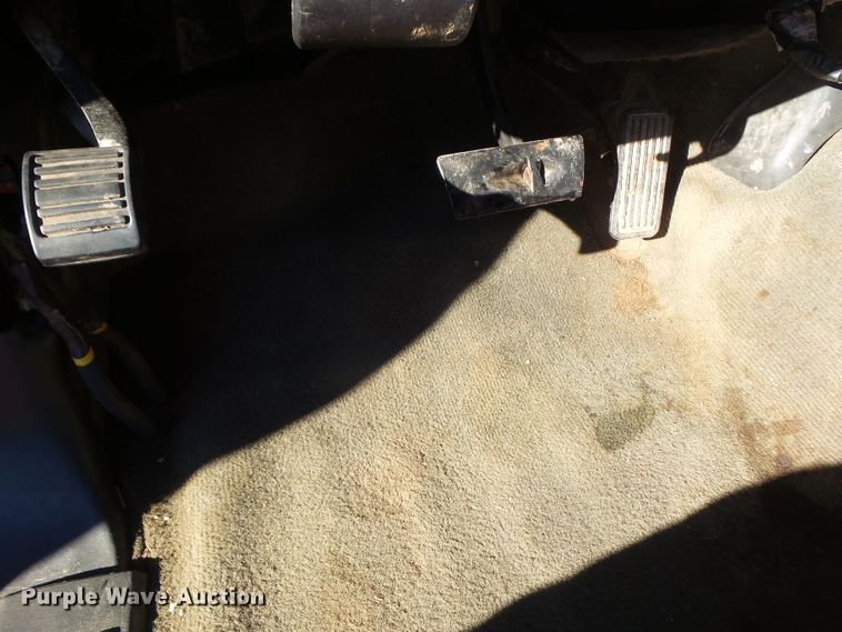 image for item HF9784 2005 Chevrolet Silverado 1500 Ext. Cab pickup truck