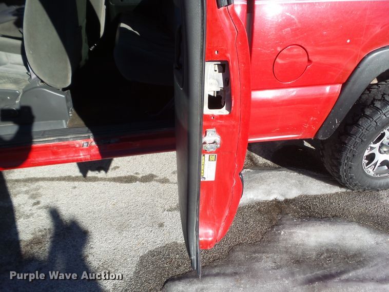 image for item HF9784 2005 Chevrolet Silverado 1500 Ext. Cab pickup truck