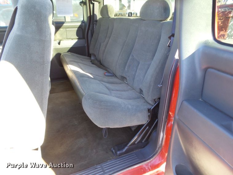 image for item HF9784 2005 Chevrolet Silverado 1500 Ext. Cab pickup truck