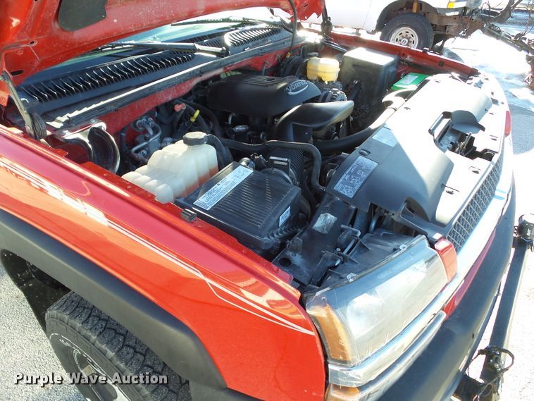 image for item HF9784 2005 Chevrolet Silverado 1500 Ext. Cab pickup truck