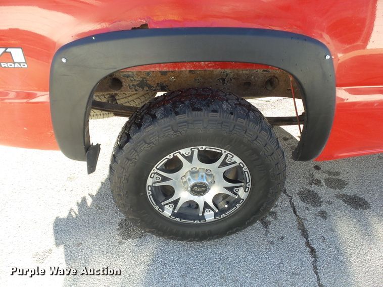 image for item HF9784 2005 Chevrolet Silverado 1500 Ext. Cab pickup truck