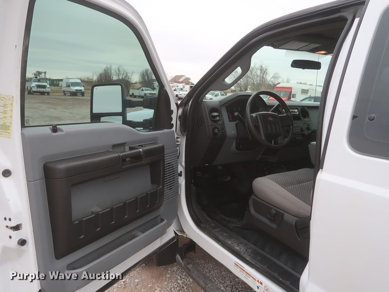 image for item HK9638 2013 Ford F450 Super Duty  truck cab and chassis