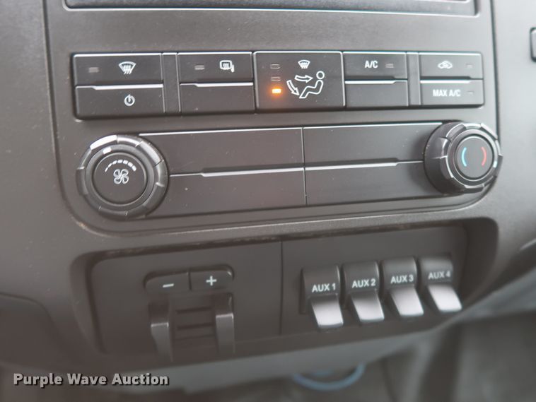 image for item HK9638 2013 Ford F450 Super Duty  truck cab and chassis