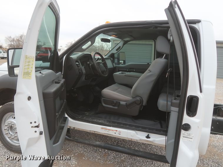 image for item HK9638 2013 Ford F450 Super Duty  truck cab and chassis
